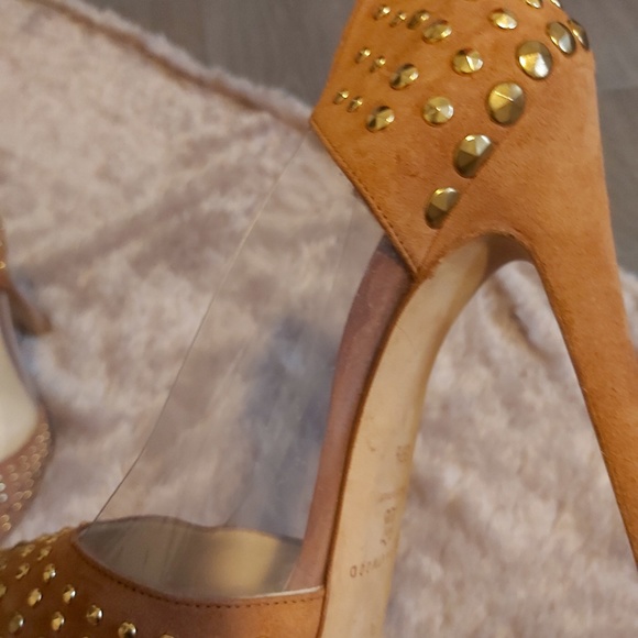 Sold - Picture 3 of 8